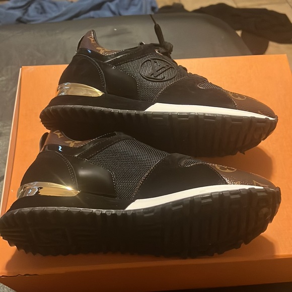 LOUIS VUITTON Run Away Sneaker - Picture 7 of 8